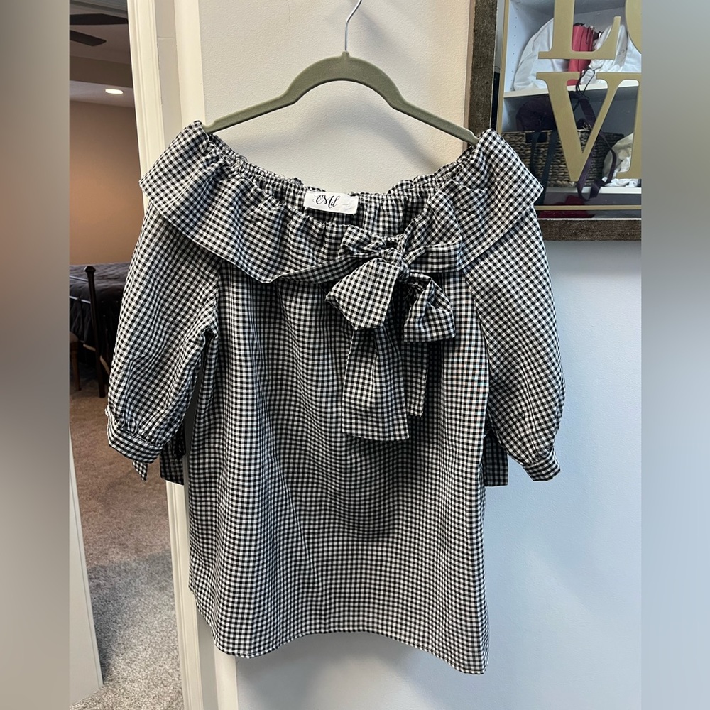 Gingham blouse with bow and tie sleeves
